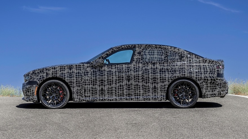 Новая бензиновая «трёшка» BMW готовится к премьере: дрифт-режим и дизайн в стиле i3